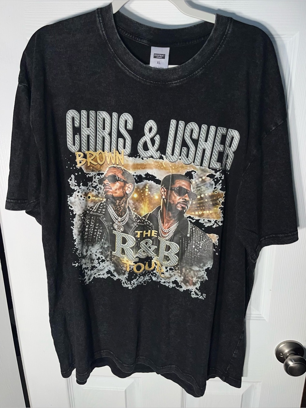 Men’s Chris Brown x Usher Raymond R&B Tour 2026 T-shirt Size XL Digiprint